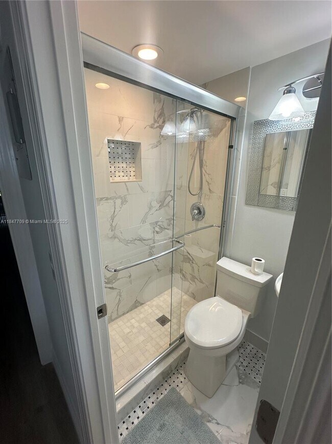 Building Photo - 4027 Swansea Crescent