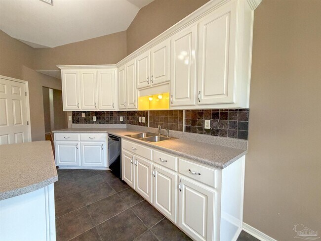 Building Photo - 3977 High Bridge Dr