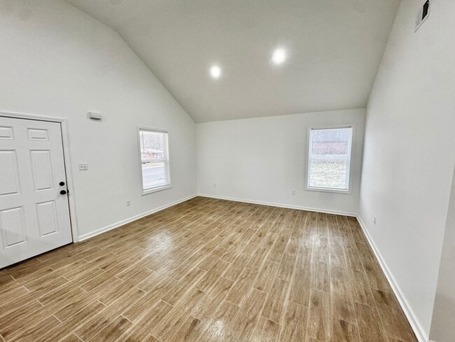 Building Photo - 581 Gilleas Rd