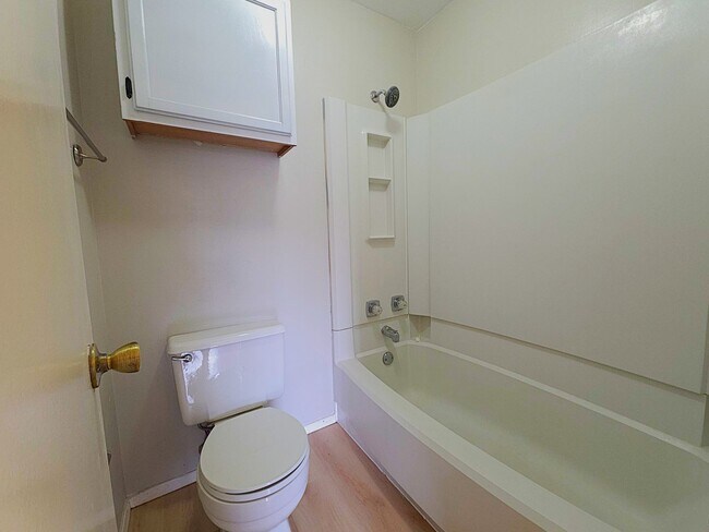 Building Photo - Get ready to fall in love with comfortable, carefree living at Courtyard Condominiums in Tyler, TX!