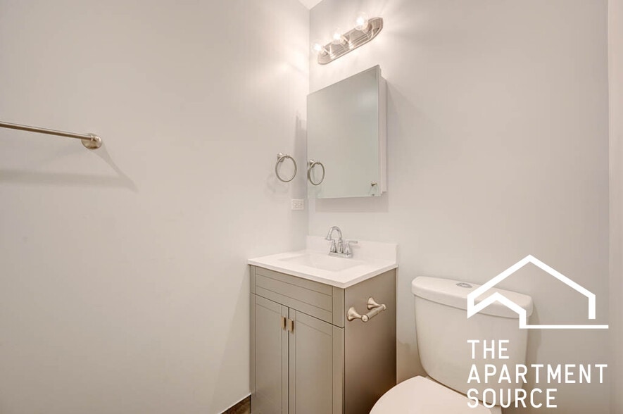 Building Photo - 1142 W 17th St