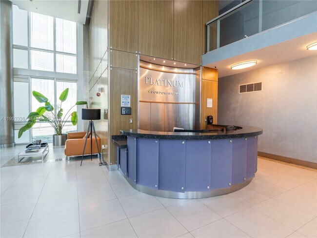 Building Photo - 480 NE 30th St