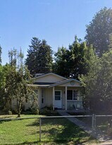 Building Photo - 1806 N Medina St