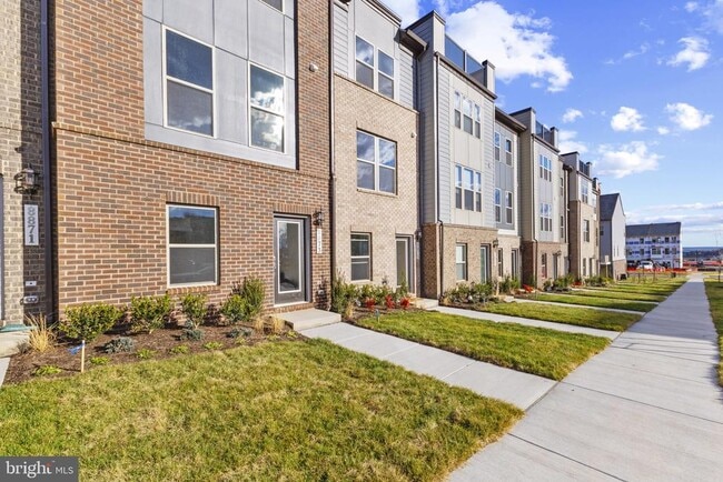 Building Photo - 8875 Curie St