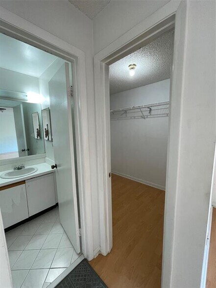 Building Photo - 8237 NW 8th Ct