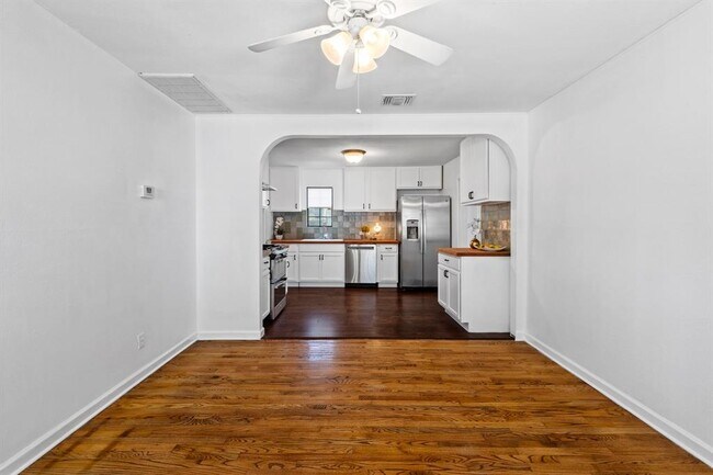 Building Photo - 1709 Patton Ln
