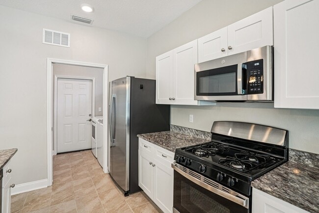 Floorplan - Eleven Oaks