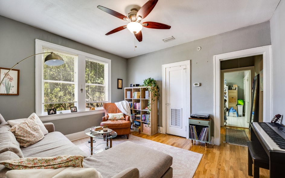 Building Photo - 2651 Dellwood Ave