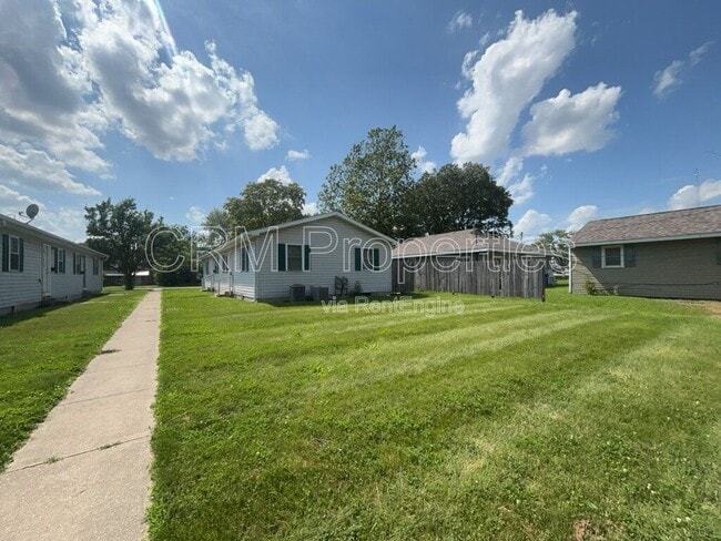 Building Photo - 1912 N Apperson Way