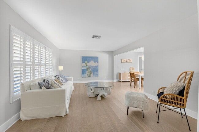 Building Photo - 4690 Palo Verde Dr