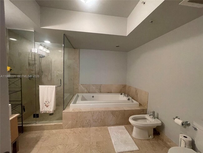 Building Photo - 218 SE 14th St