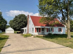 Building Photo - 1660 Green Rd