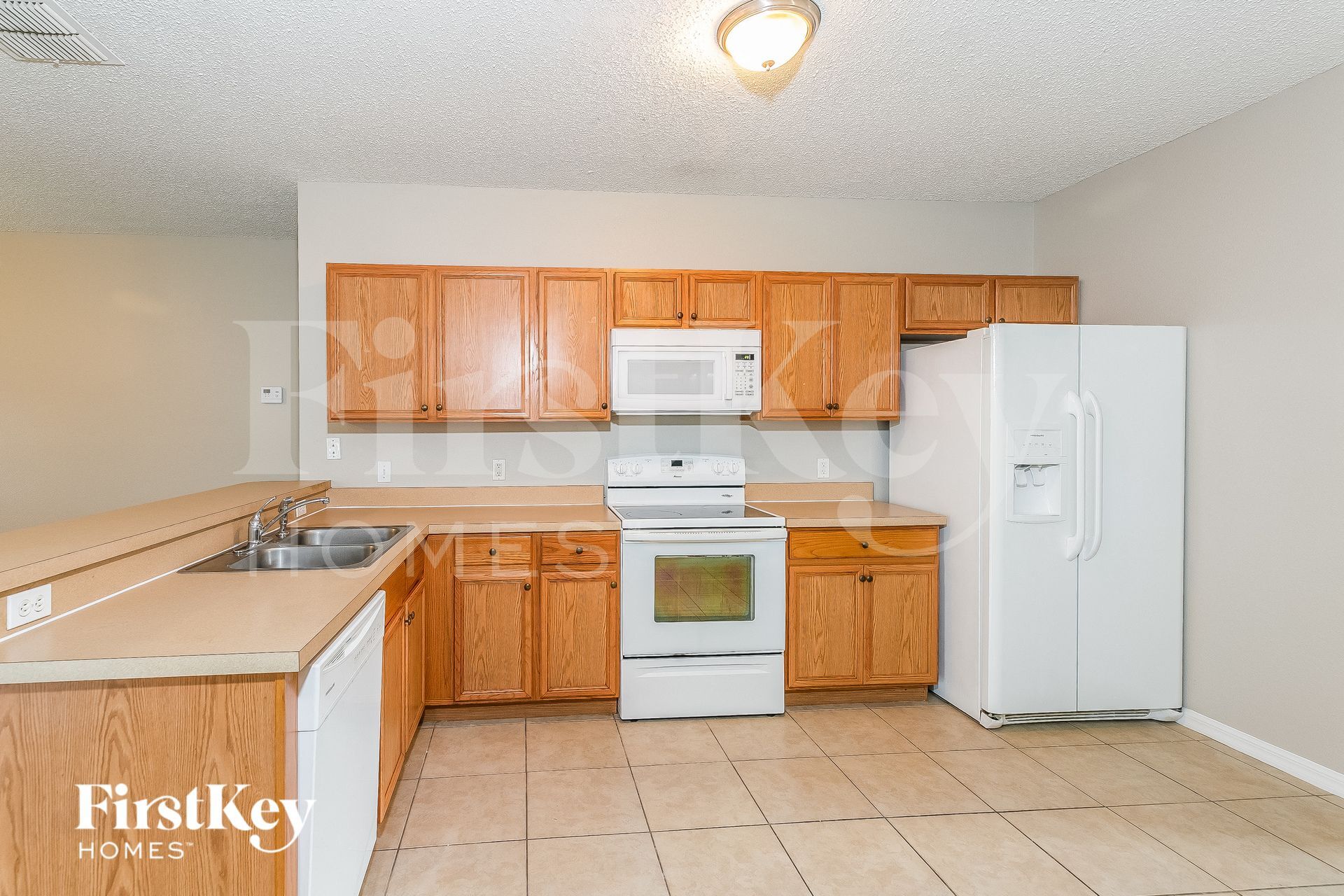 Building Photo - 927 Cannes Dr