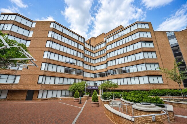 Building Photo - 1111 30th St NW