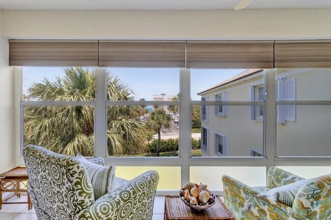 Building Photo - 1441 Ocean Dr