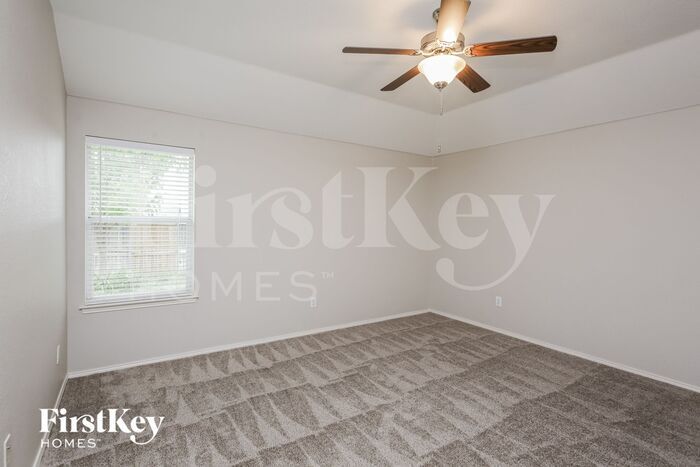 Building Photo - 10901 Braemoor Dr