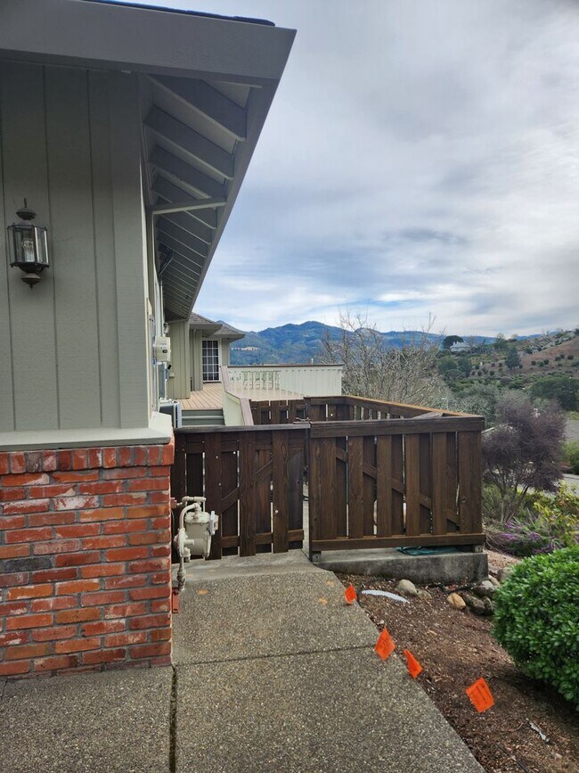 Building Photo - "Must See" House in Oakmont w/beautiful vi...