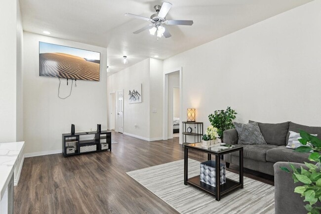 Building Photo - Spacious Custom New Build- 4 Bed 2 Bath Ho...