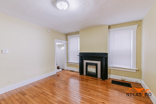 Building Photo - 138 E 11th Ave