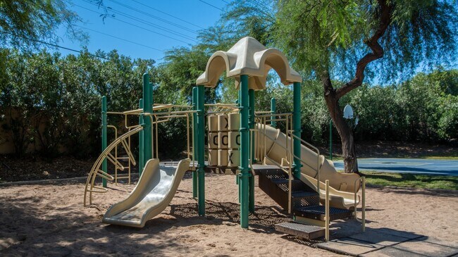 Building Photo - 5151 E Guadalupe Rd