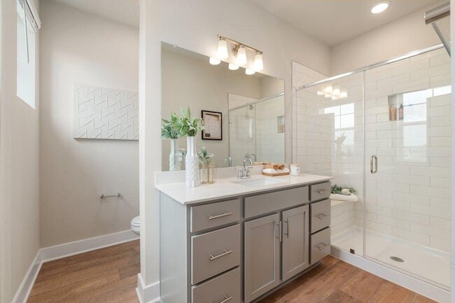 Building Photo - 5804 Rotunda View