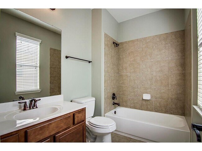 Building Photo - 10207 White Pines Dr