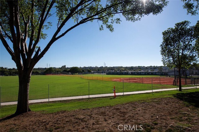 Building Photo - 6 Martino