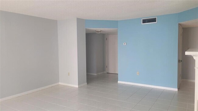 Building Photo - 660 Island Way