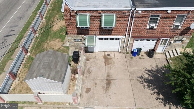 Building Photo - 1600 Fox Chase Rd