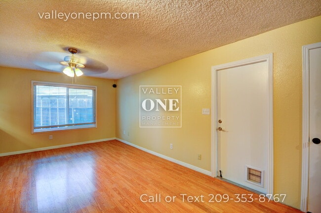 Building Photo - Experience Pet-Friendly Resort Living! Fea...