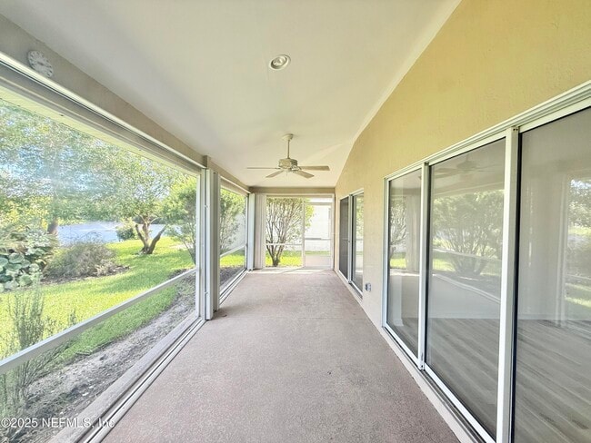 Building Photo - 704 Captains Dr
