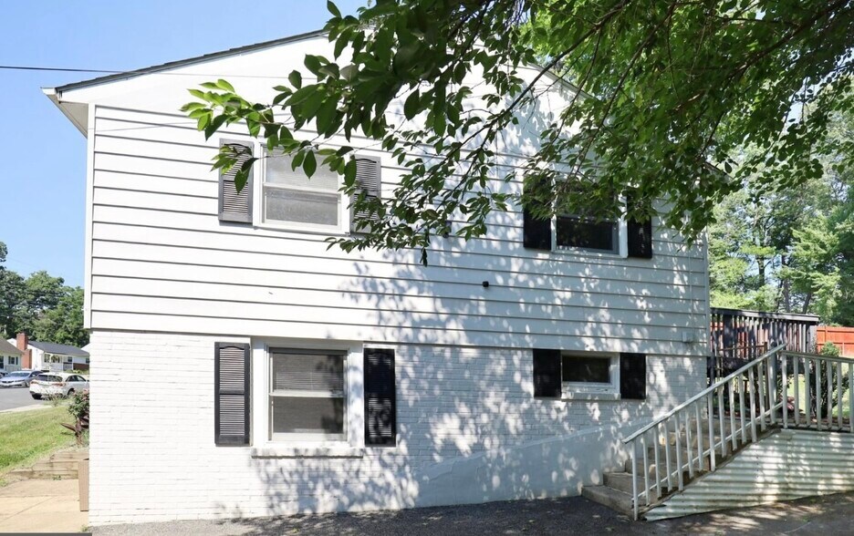 Building Photo - 1536 Maurice Dr