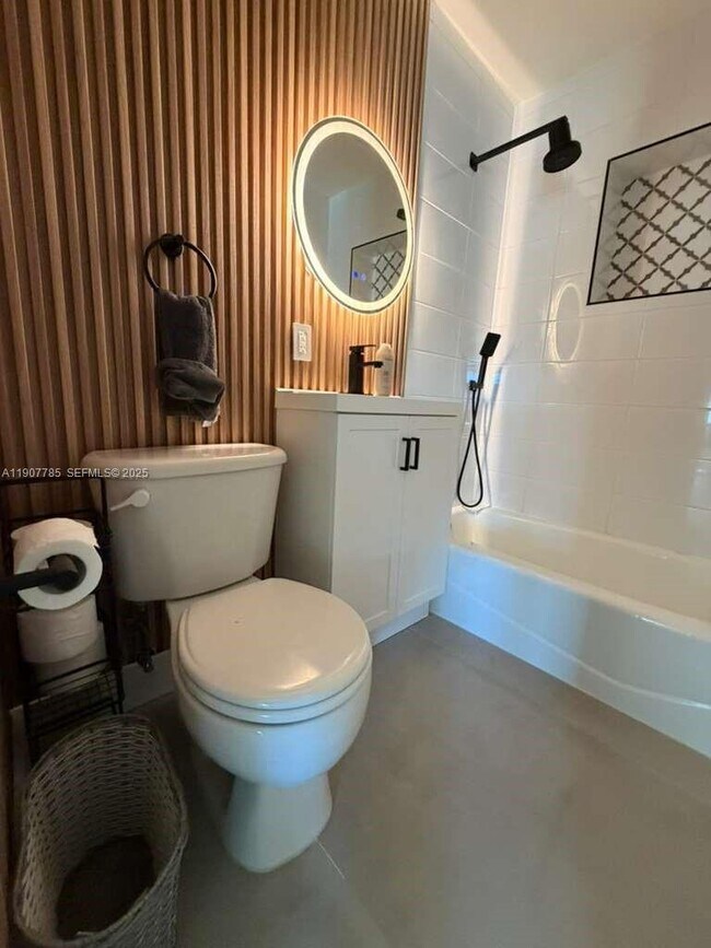 Building Photo - 2623 Thomas St