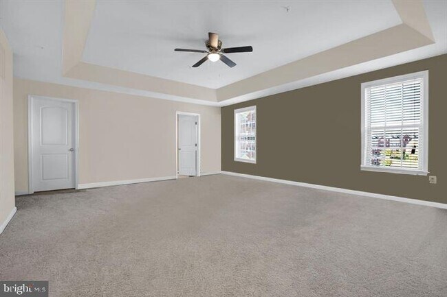 Building Photo - 4818 Clarendon Dr