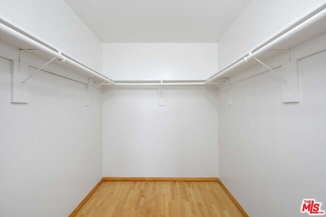 Building Photo - 10535 Wilshire Blvd