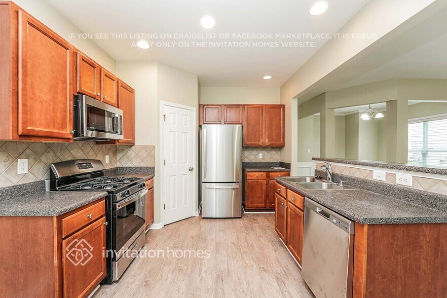 Building Photo - 2982 Briaroak Dr