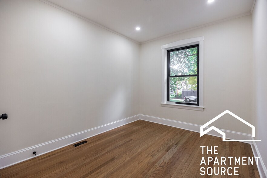 Building Photo - 4638 N Hamilton Ave