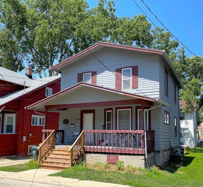 Primary Photo - 1316 St James Ct