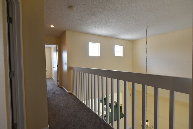 Building Photo - 3br 2.5ba townhome in GATED COMMUNITY of Cypress Lake in Kissimmee!!