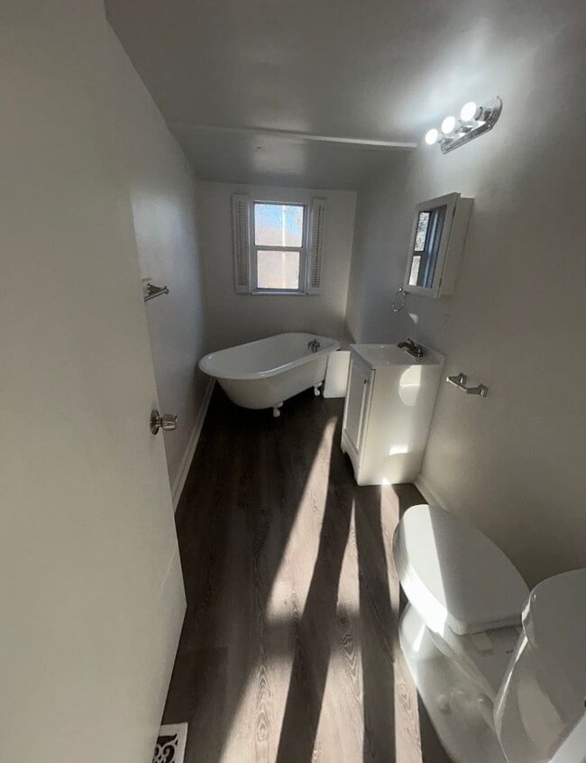 Building Photo - LIMITED TIME**1/2 OFF DEPOSIT**