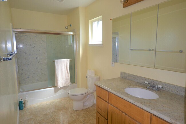 Building Photo - 4652 Wheeler Dr