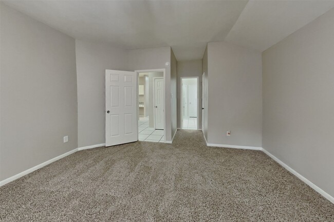 Building Photo - 14515 Enola Dr