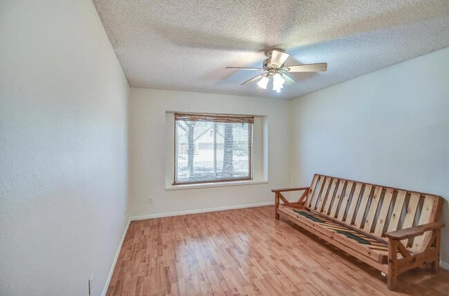 Building Photo - 1549 E Drake Dr