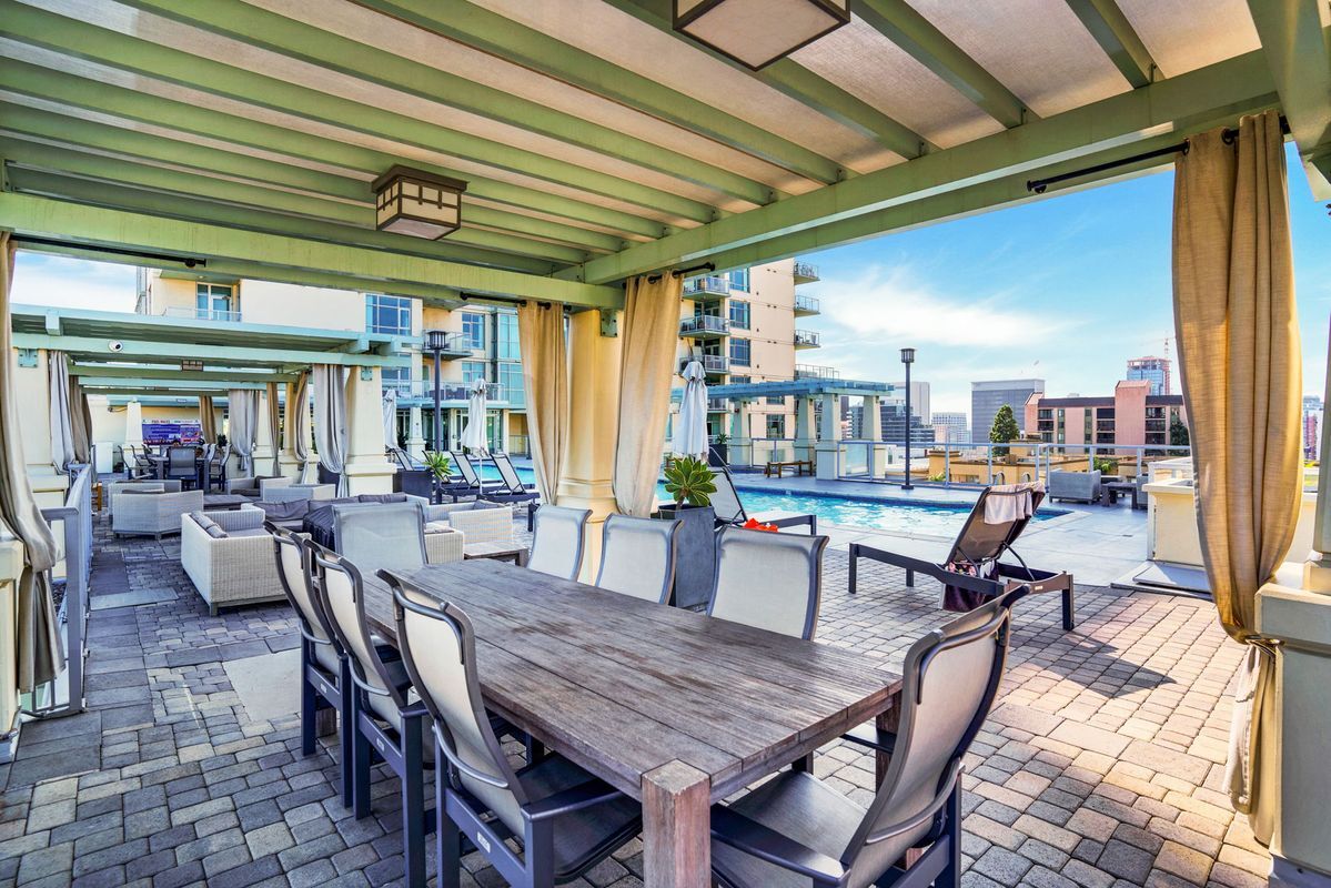 Building Photo - 850 Beech St