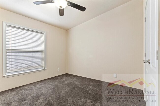 Building Photo - Beautiful 3 Bed 2 Bath Townhome in West Haven