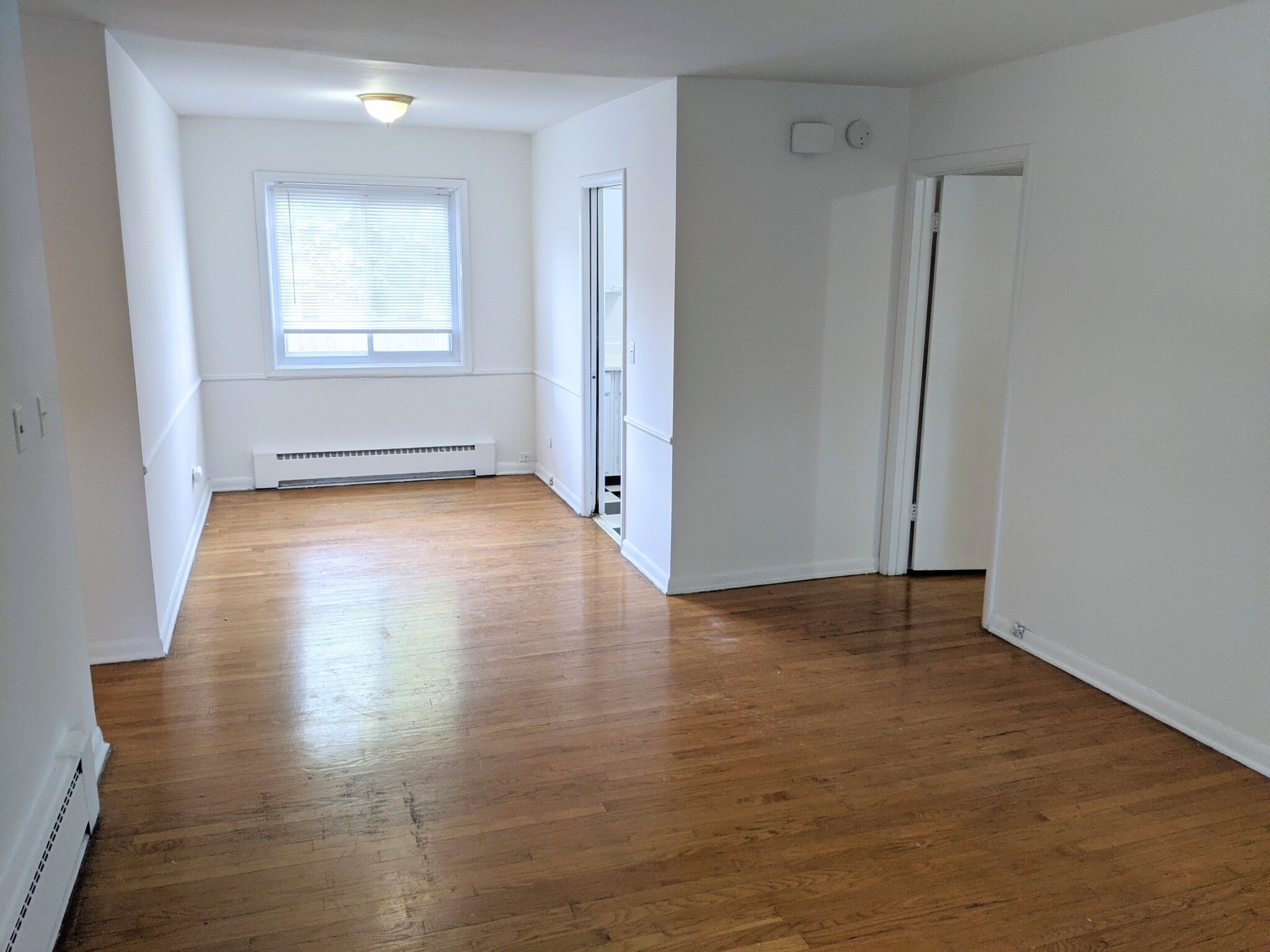 Building Photo - 701 Austin St