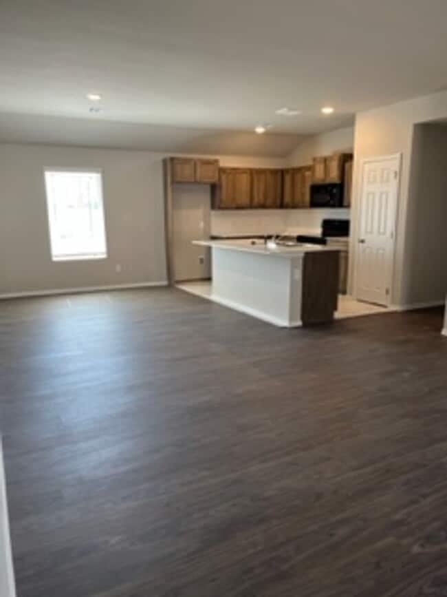 Building Photo - Beautiful New Home!