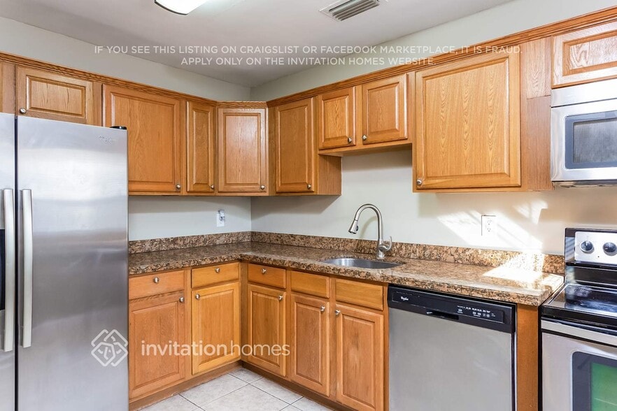 Building Photo - 457 E Melrose Cir