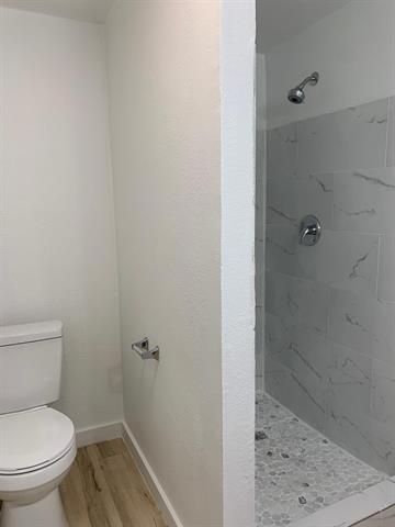 Building Photo - 1046 W Collins St