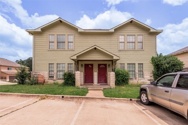 Building Photo - 101 Yegua Cir